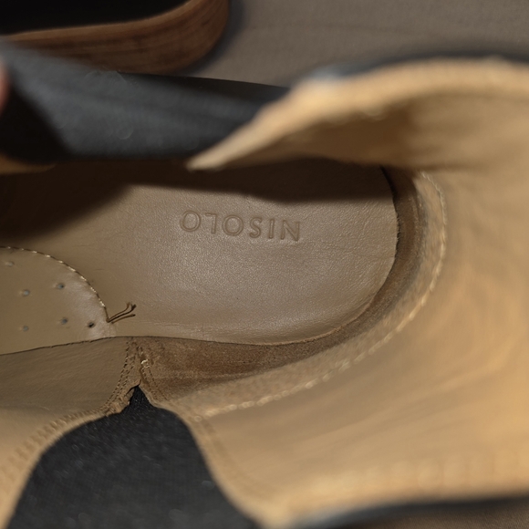 Nisolo Black Leather Eva Everyday Chelsea Boot - Picture 4 of 9